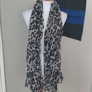 Leopard scarf